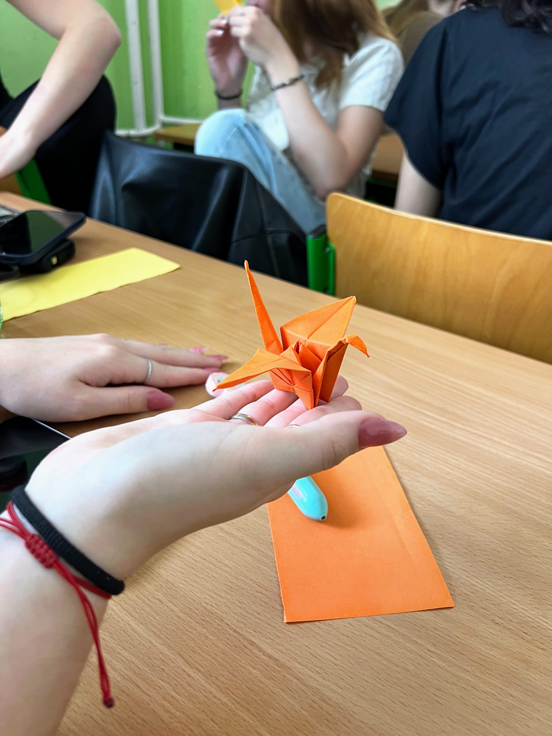 japonsko v hodině češtiny kaligrafie jídlo žáci učení