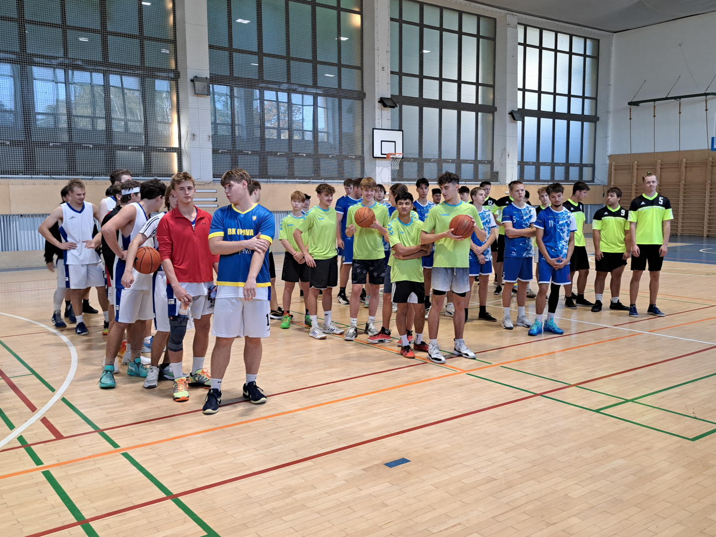 tělocvična žáci sport turnaj basketbal hoši