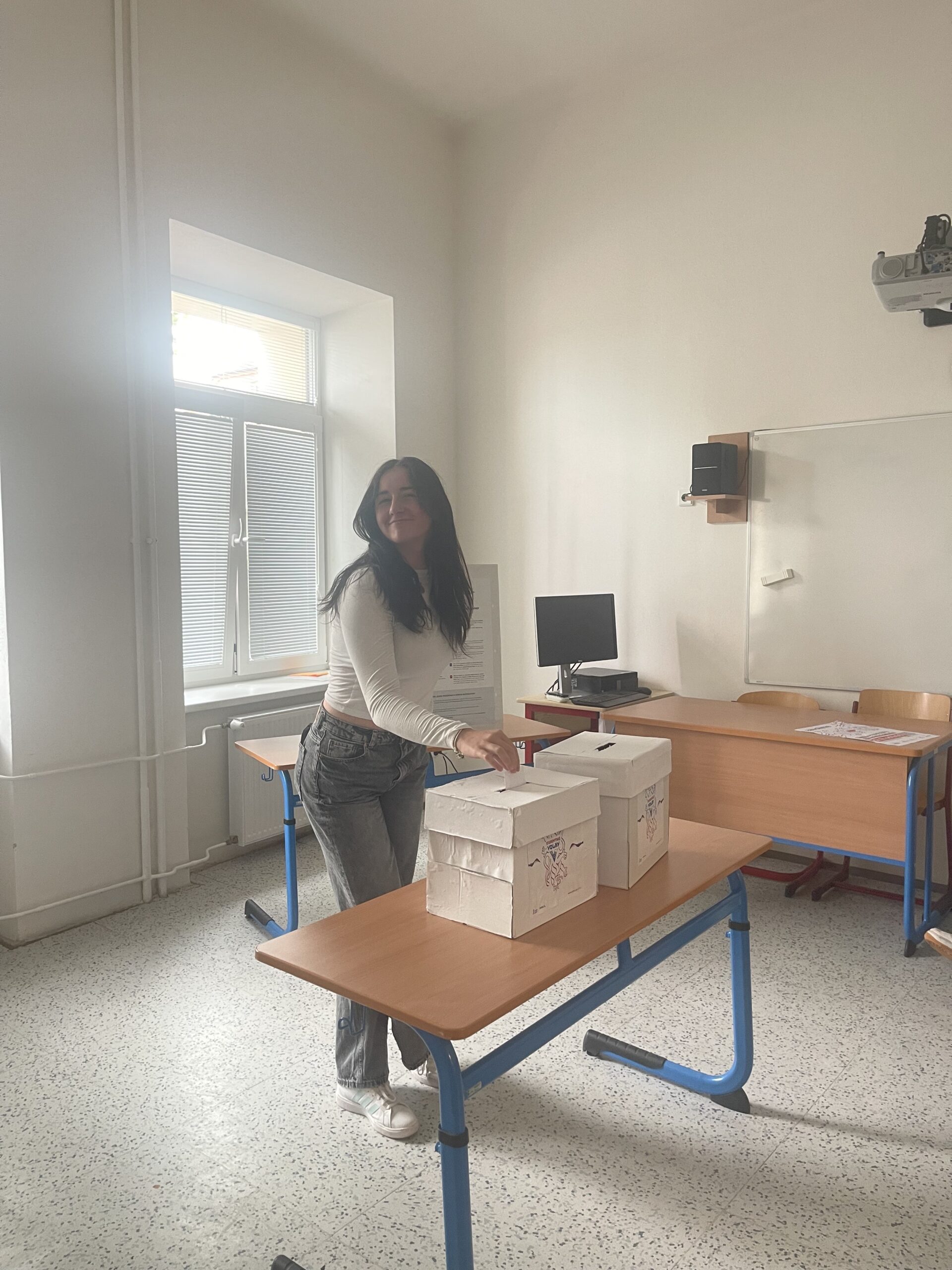 studentské volby žákyně volíme třída volební krabice