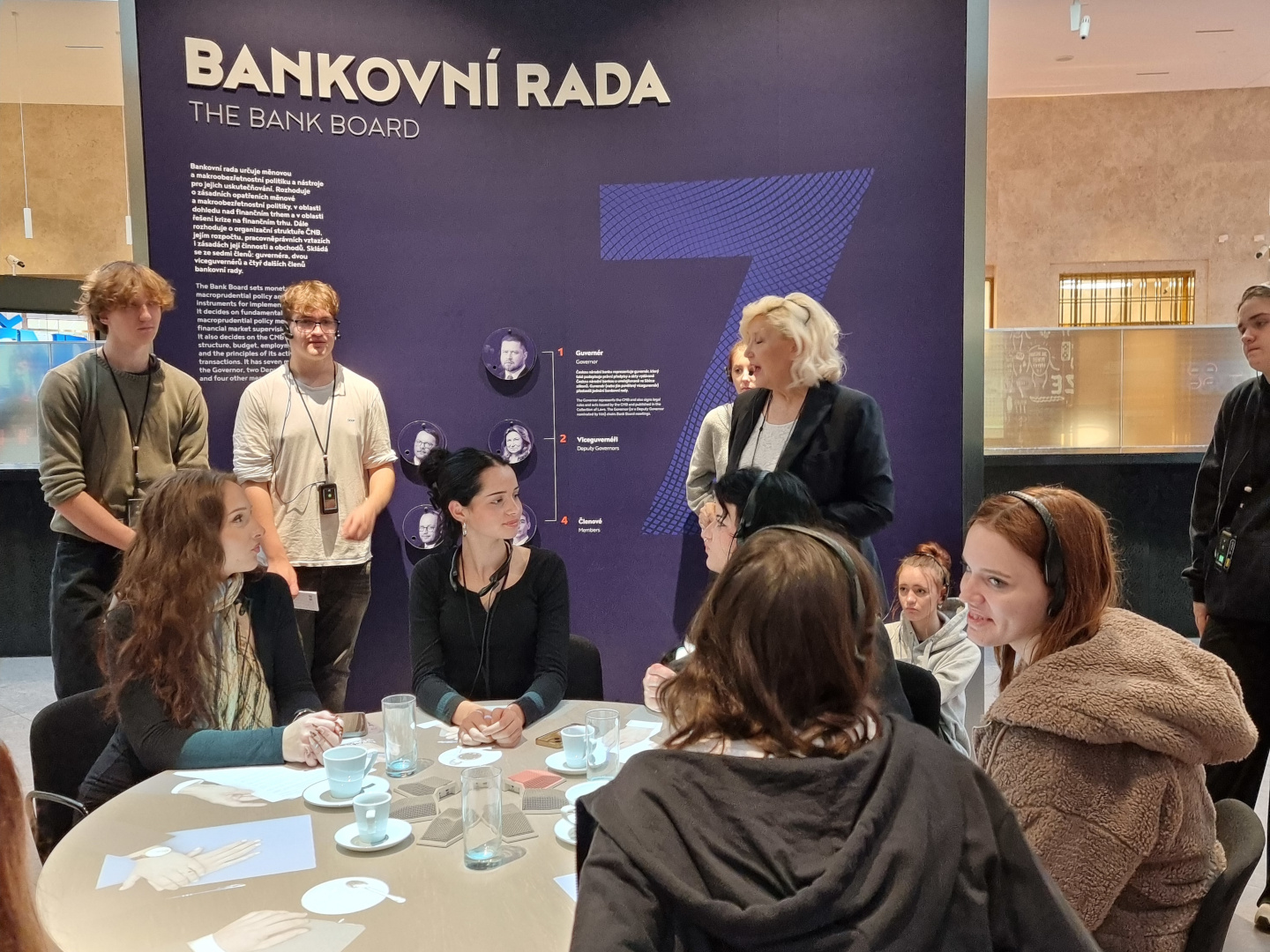 žáci v ČNB Praha o penězích a lidech