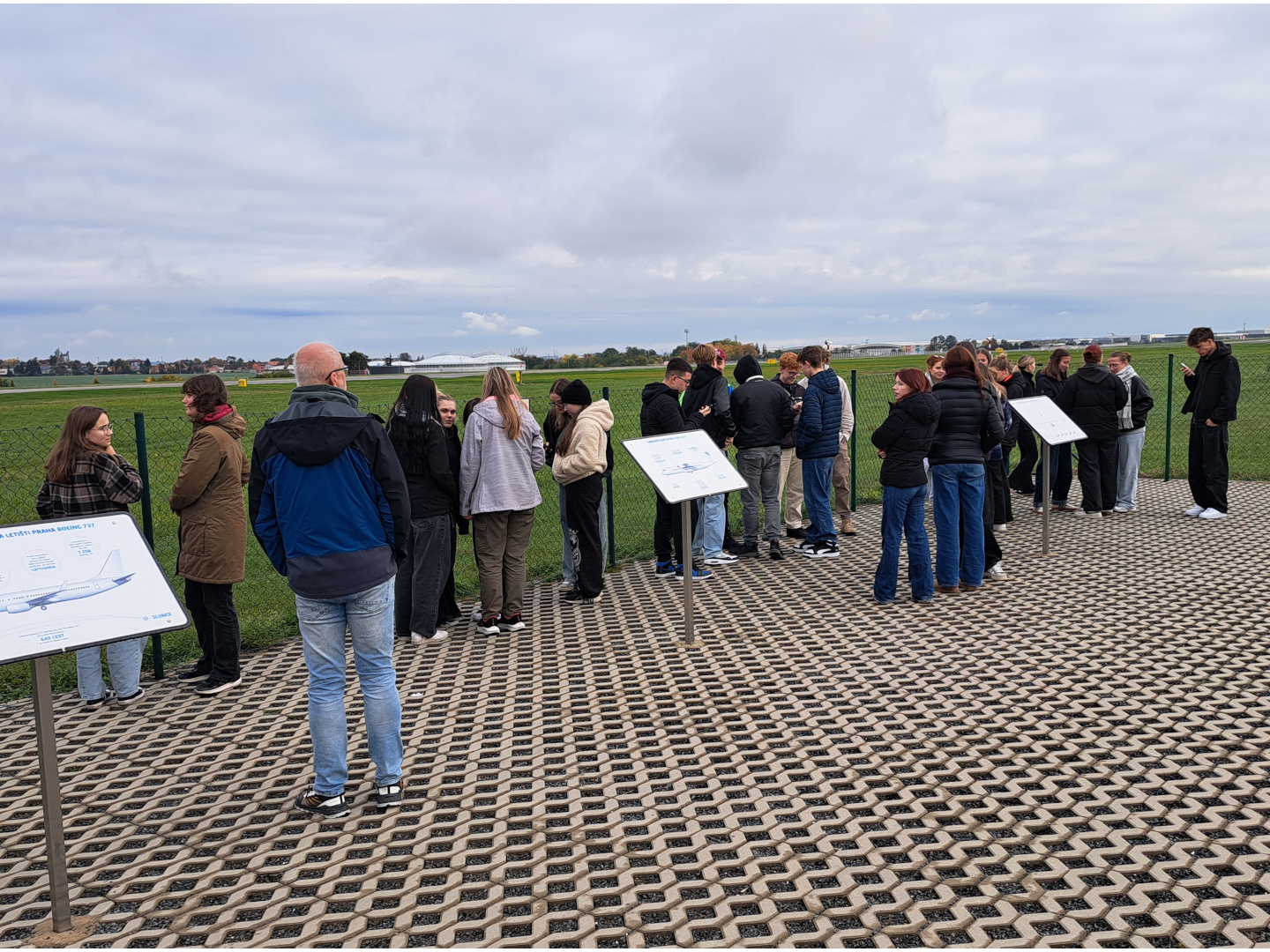 exkurze letadla technika Praha divadlo zážitky