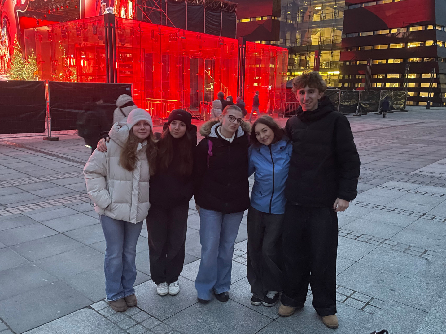 prváci provádí důchodce z Brantic po Wroclawi